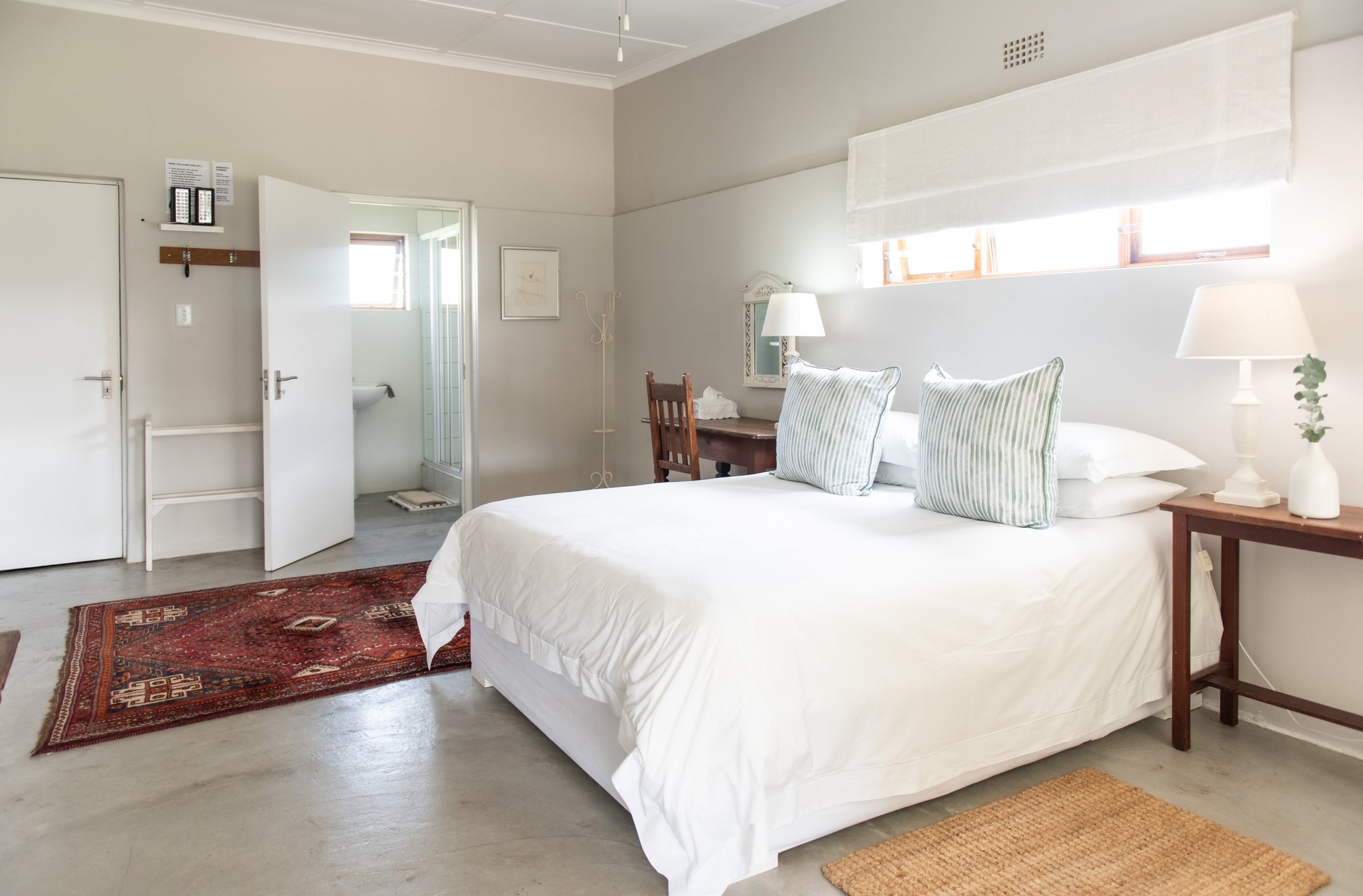 Duck Pond — double bedroom at Landmeterskop Farm Cottages