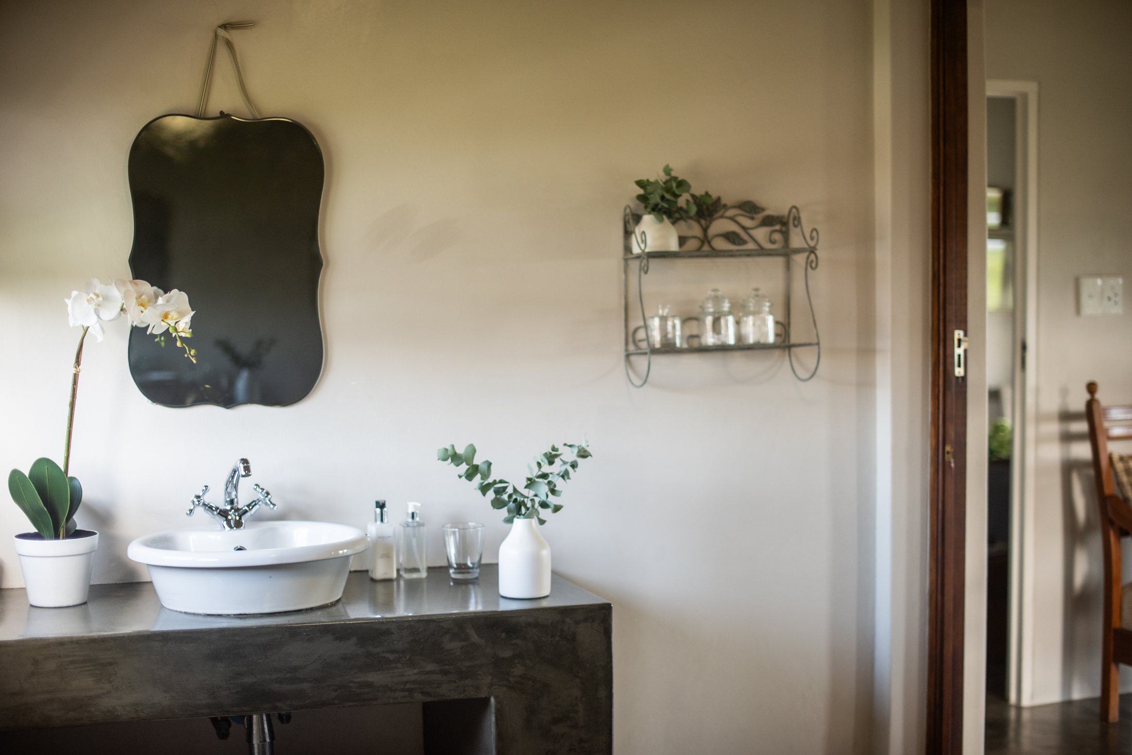 Dormer — bathroom twin basins at Landmeterskop Farm Cottages